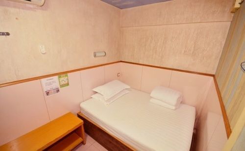 קוולון Wing Wah Hostel מראה חיצוני תמונה